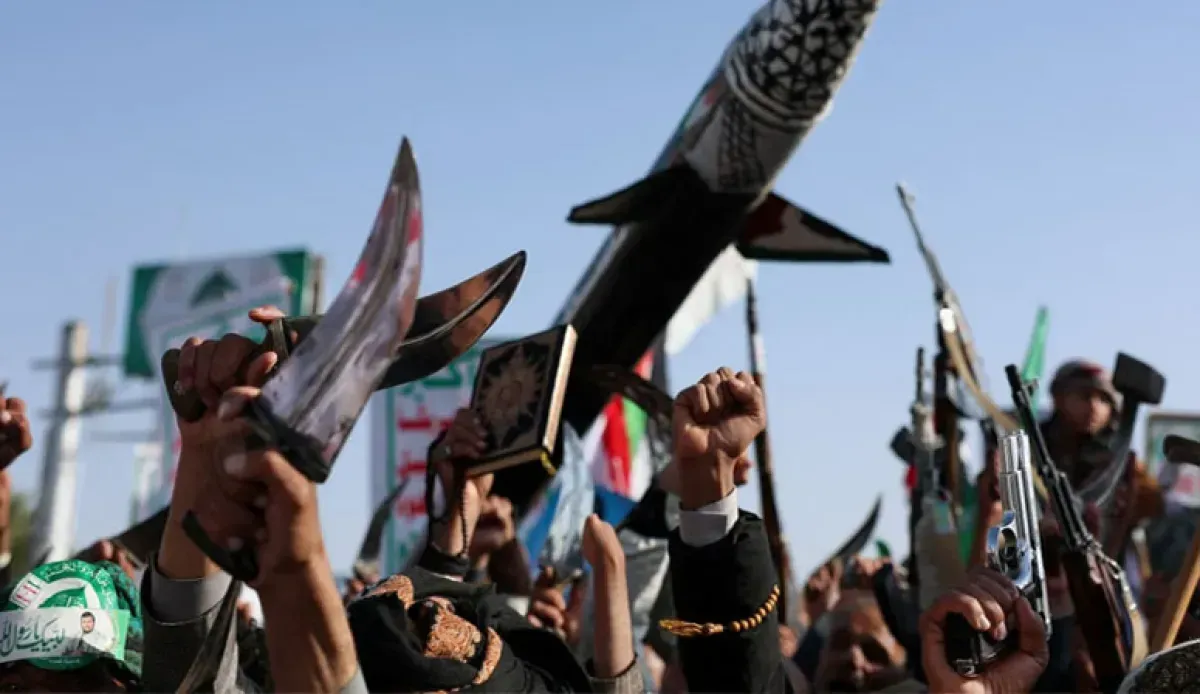 الإيكونوميست: الحرس الثوري الإيراني ينسق عمليات الحوثيين وسط تصعيد التوترات الإقليمية