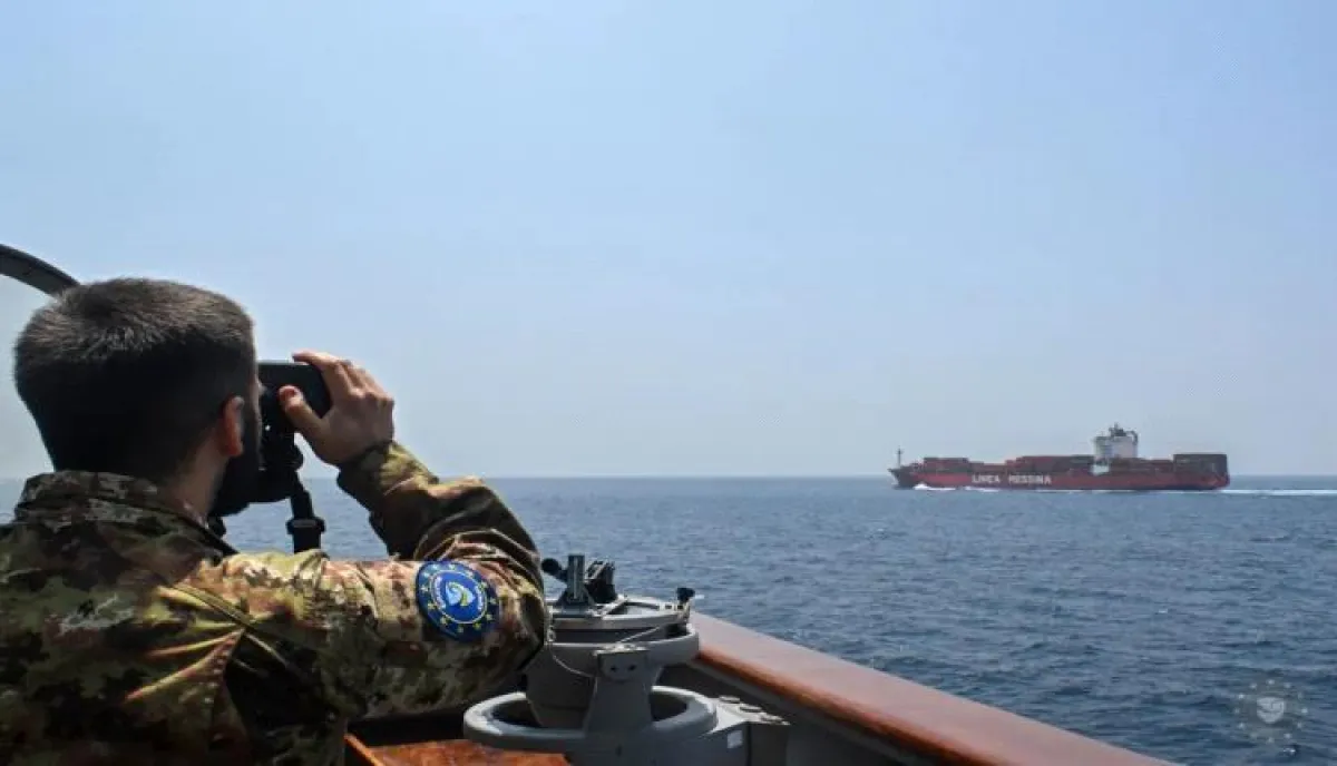 تحذيرات من احتمالية استئناف الهجمات في البحر الاحمر وباب المندب .. قوة أوروبية تحذر السفن التجارية من الاقتراب من المياه اليمنية