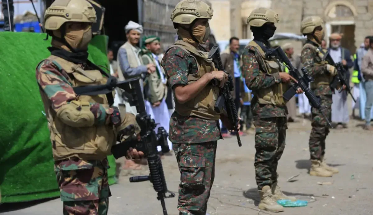 ضباط إيرانيون في صنعاء يدرسون تصعيداً يهدد الملاحة في باب المندب