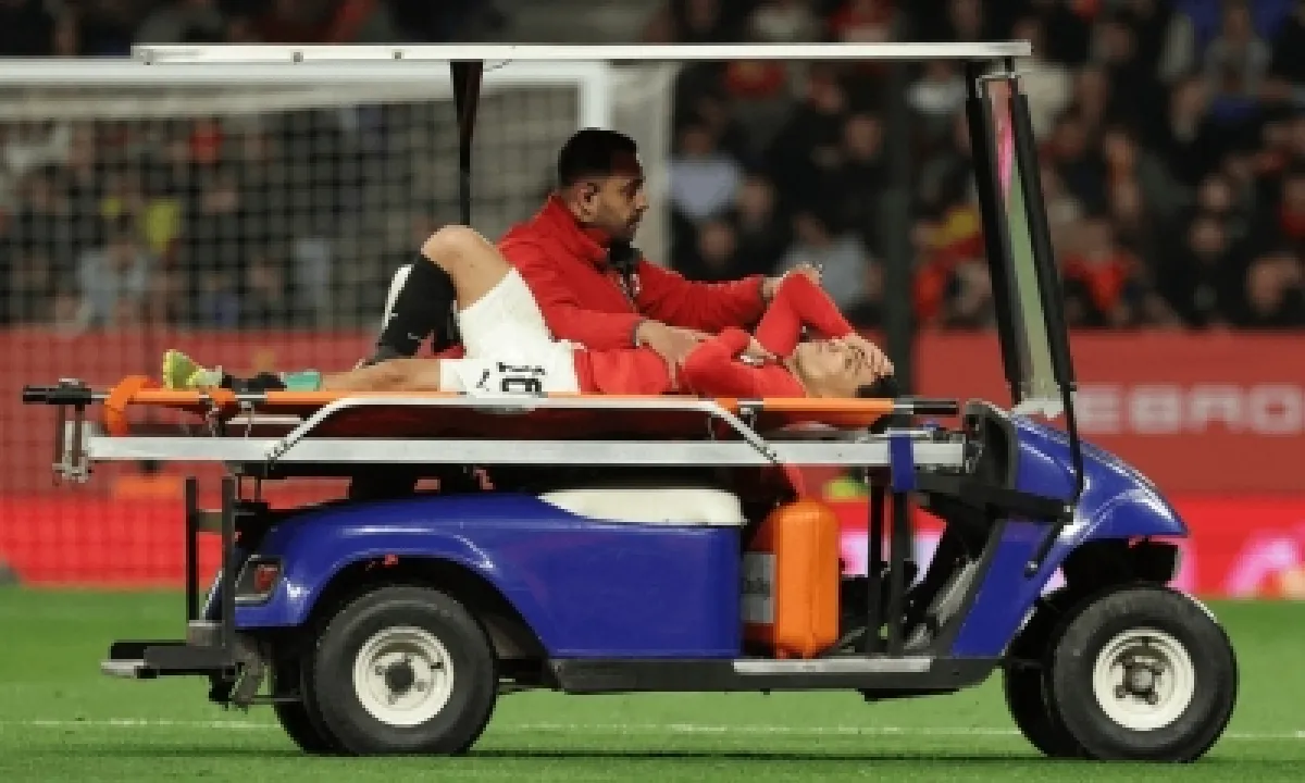 إصابة نجم منتخب مصر بقطع في الرباط الصليبي تبعده طويلاً عن الملاعب