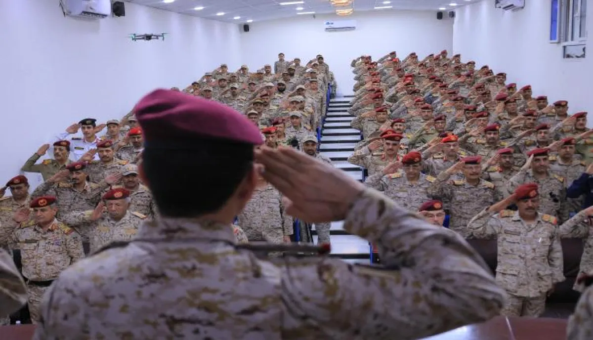 في اليمن | استعداد عسكري شامل واجتماع يرسم طريق استعادة صنعاء بعد تحولات دولية لصالح الشرعية