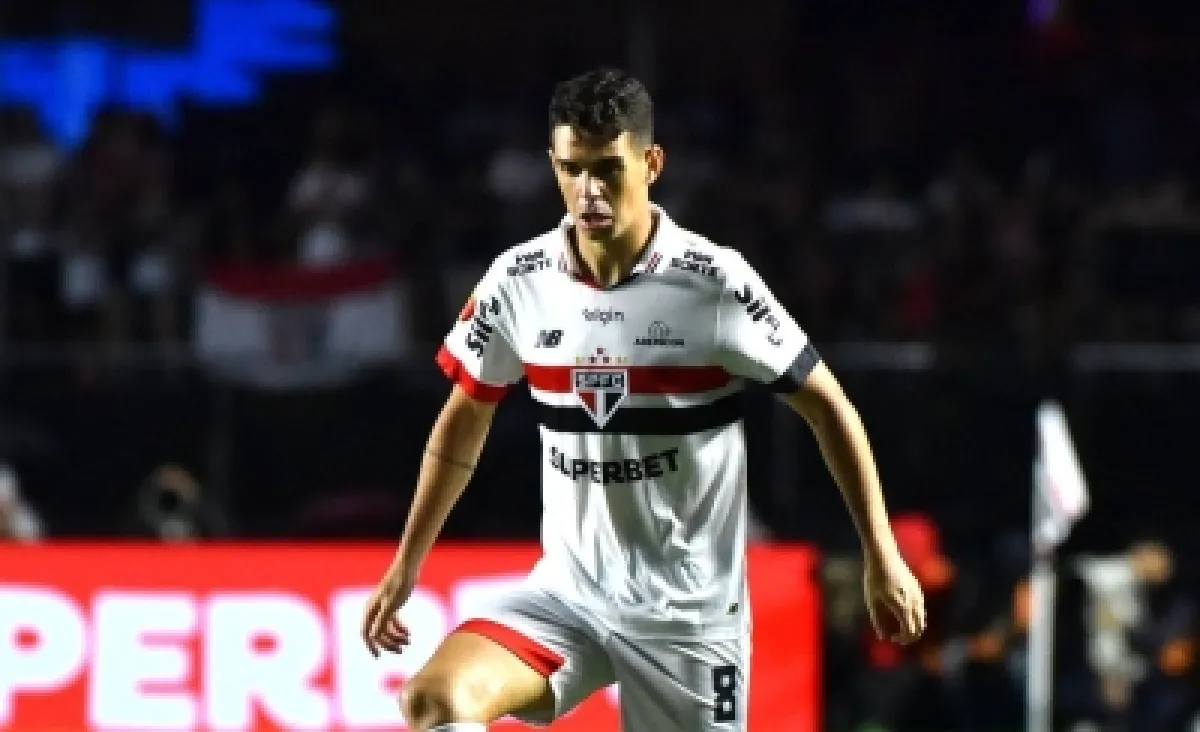 أوسكار يعتزل كرة القدم بعمر 34 عاماً بسبب مشاكل في القلب