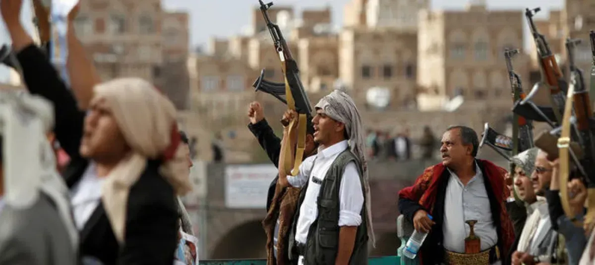 قضية أخلاقية تهز الحوثيين: مشرف يتورط مع زوجة مقاتل خلال غيابه