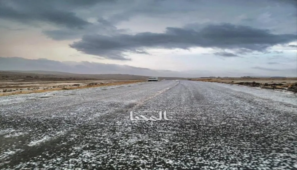 شاهد | بياض مفاجئ يكسو صنعاء.. عاصفة برد كثيفة تحول بني مطر إلى مشهد أوروبي مذهل | صور وتفاصيل