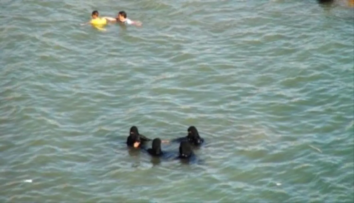 في عدن .. ضبط 11 متهماً على ذمة شبكة لممارسة أعمال لا أخلاقية