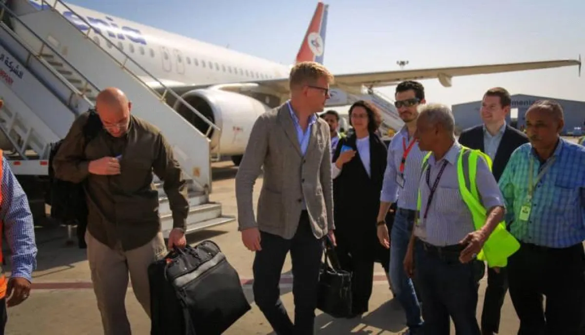 من عدن .. المبعوث الأممي يشدد على أهمية تجنيب اليمن الانجرار إلى التصعيد الإقليمي