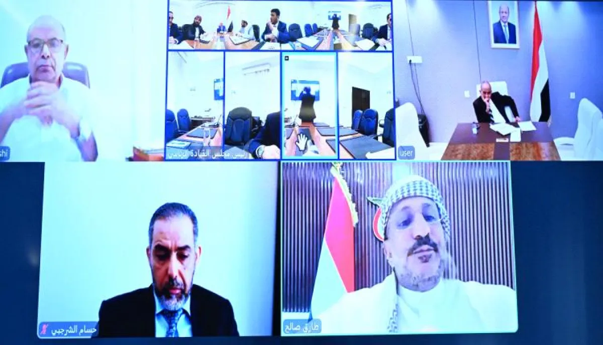 مجلس القيادة الرئاسي يعقد اجتماع بجميع أعضائه.. ويقر إجراءات جديدة