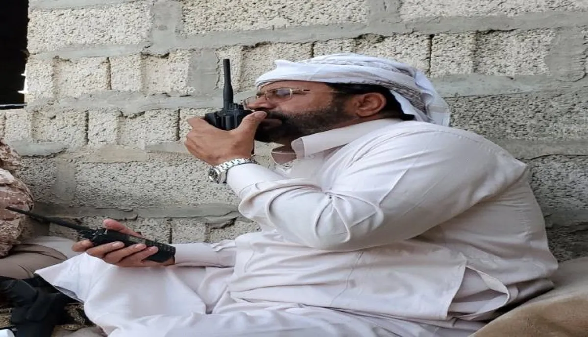 زلزال "جيش الدجاج".. فتحي بن لزرق يفتح النار على منظومة العرادة ويدعو لـ "انفصال اقتصادي" عن مأرب ومارش يكشف : الجيش الوهمي: 100 ألف "درجة وظيفية" لا جنود