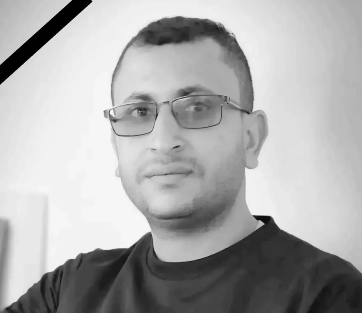 شاهد | "من قتل والدي؟".. صرخة اليتيم "عزت القاضي" تزلزل ركود العدالة في تعز | فيديو وتفاصيل