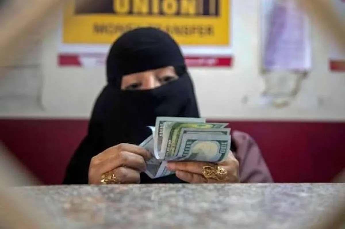 أسعار النفط العالمية تشهد تقلبات طفيفة مع استقرار الطلب