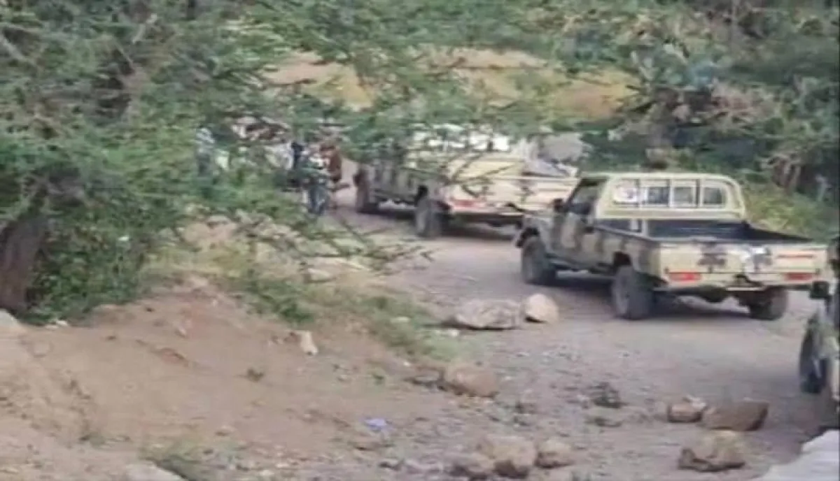 إرهاب الميليشيا في إب: حملة دهم حوثية تروّع "النادرة" واختطاف 20 مدنياً كرهائن عقاباً للسكان