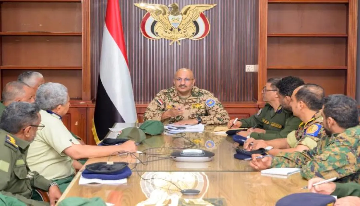 طارق صالح يقود حراكاً أمنياً شاملاً: توجيهات بضبط الأداء المؤسسي وتعزيز "هيبة الدولة" من عدن إلى الساحل الغربي