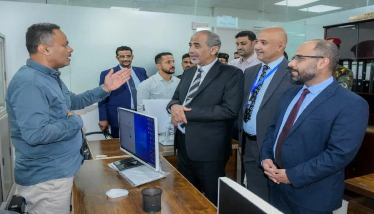 في عدن | الفريق الصبيحي يتفقد وزارة الاتصالات : توجيهات رئاسية برفع كفاءة "عدن نت" وتسريع التنمية الرقمية