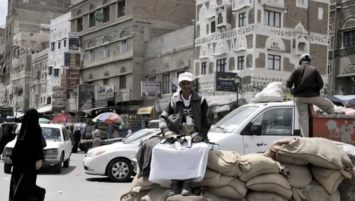 دورة النهب وعائلة الفساد| تحت لافتة "الحراسة القضائية".. الحوثي يشرعن أكبر عملية سطو على القطاع الخاص وأموال التركات