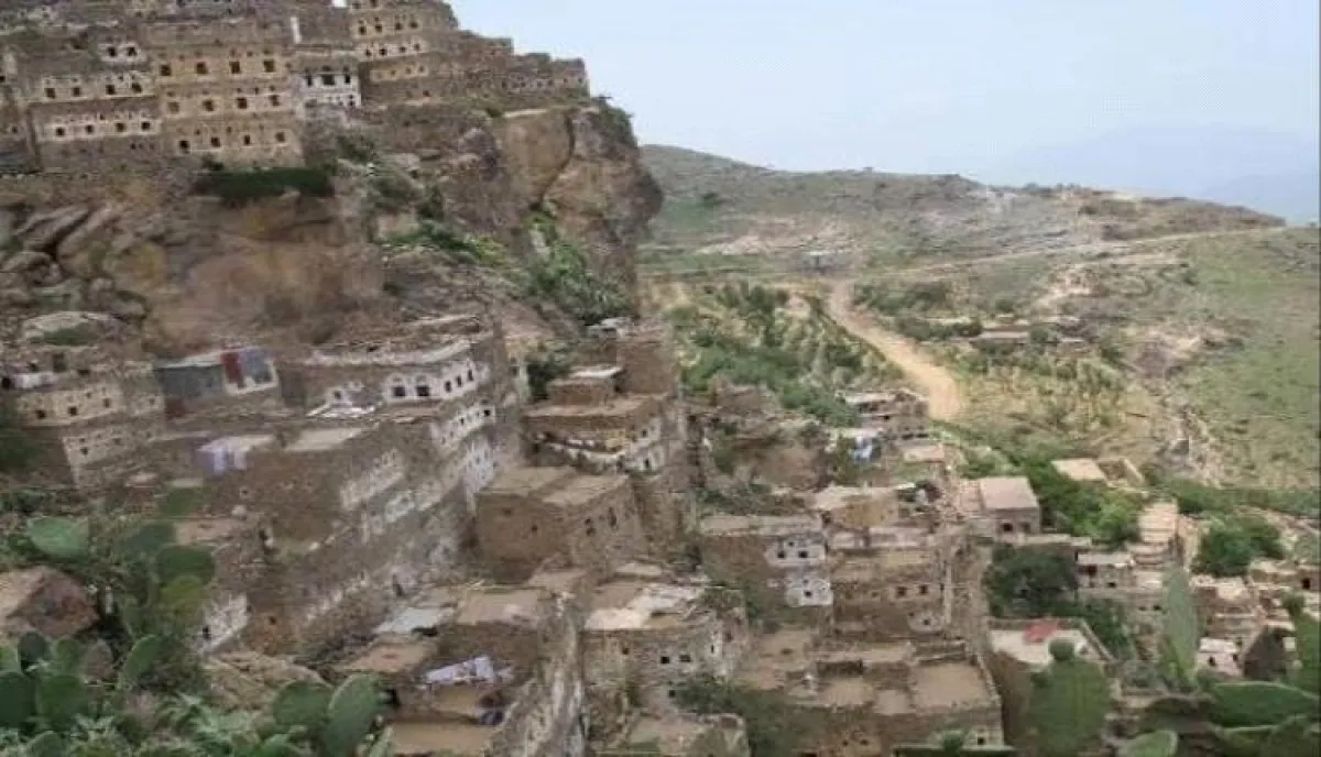 إرهاب العطش | غزو عسكري لمواجهة "بئر مياه" : ميليشيا الحوثي تحاصر "حجة" عسكرياً وتختطف وجهاءها لمنع مشروع مياه شرب