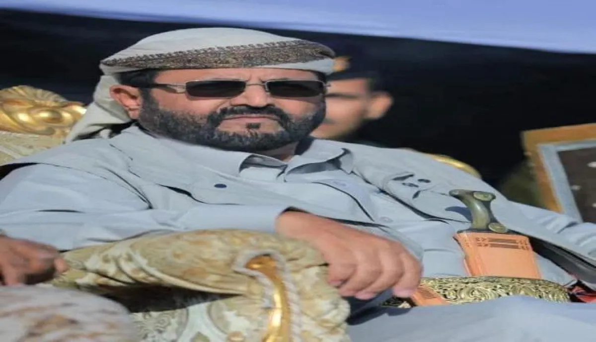 بين "حزم" الرباش في أبين و"جمود" العرادة في مأرب.. الهمداني يفتح النار: "الناس تعاني.. فإما الاعتدال أو الاعتزال"
