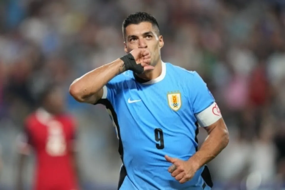 سواريز يلمح لعودة تاريخية مع أوروجواي في المونديال