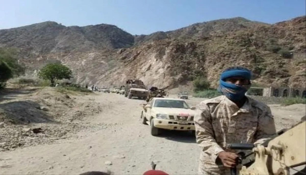 في سجون غير قانونية | بعد سنوات من الإخفاء القسري.. نقل 17 معتقل من سجون طور الباحة إلى المحكمة العسكرية في عدن