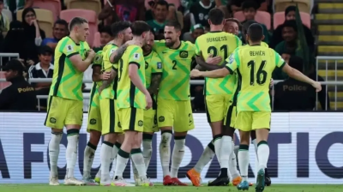 مدرب أستراليا يوسع خياراته قبل كأس العالم بضم ثنائي شاب