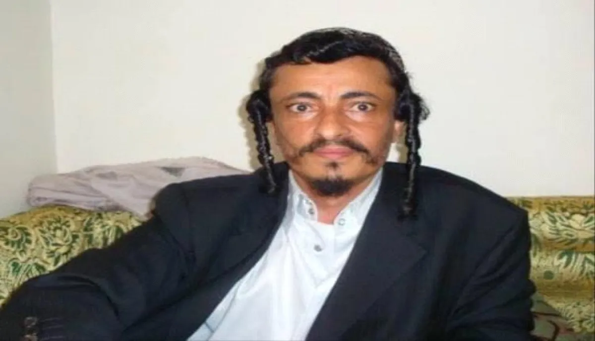 الفضيحة التي دفع ثمنها | رهينة التوراة المهربة.. "ليبي مرحبي" آخر يهود صنعاء يواجه الموت البطيء في زنازين الحوثي منذ عقد
