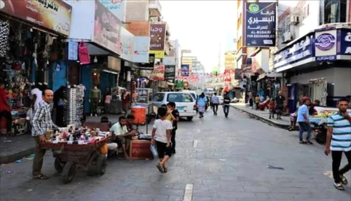 كواليس تعويم "الدولار الجمركي": السلع الأساسية مُعفاة قانوناً.. والتجار يتأهبون لرفع أسعارها في غياب الرقابة