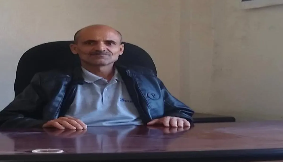 كشف الفساد بـ (المستندات) يُجابه بالترهيب.. صحفي في تعز يواجه وحيداً محاولات طمس قضيته وتشويه موقفه القانوني