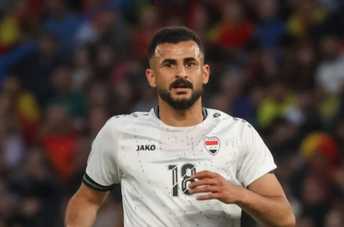 احتجاز نجم العراق أيمن حسين بمطار شيكاغو قبل كأس العالم