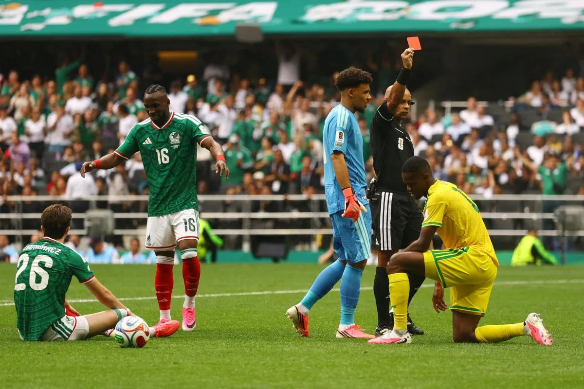 ثلاث حالات طرد تاريخية تُلَوِّن افتتاح كأس العالم 2026
