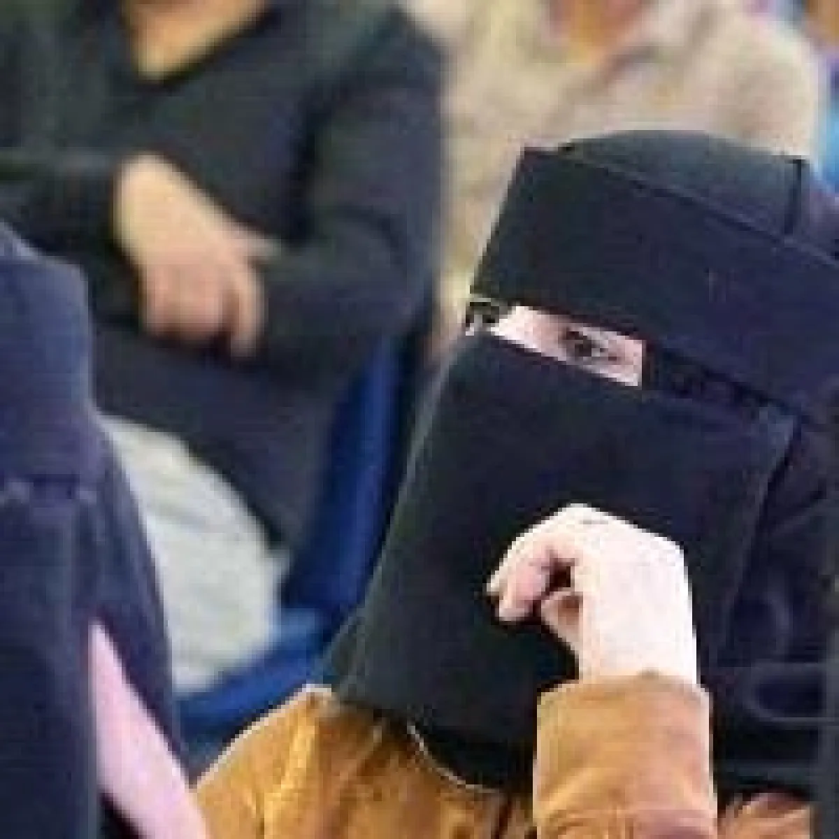 مليارات تُمنح لليمن.. فأين تختفي؟