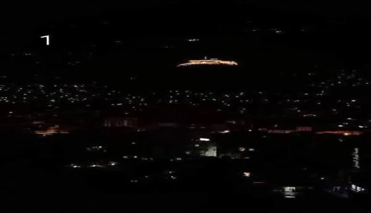 ليل تعز المستباح | غضب يتصاعد بالمدينة .. (لوكندات القات) تحاصر الأحياء السكنية وتحرم السكان من النوم حتى الفجر