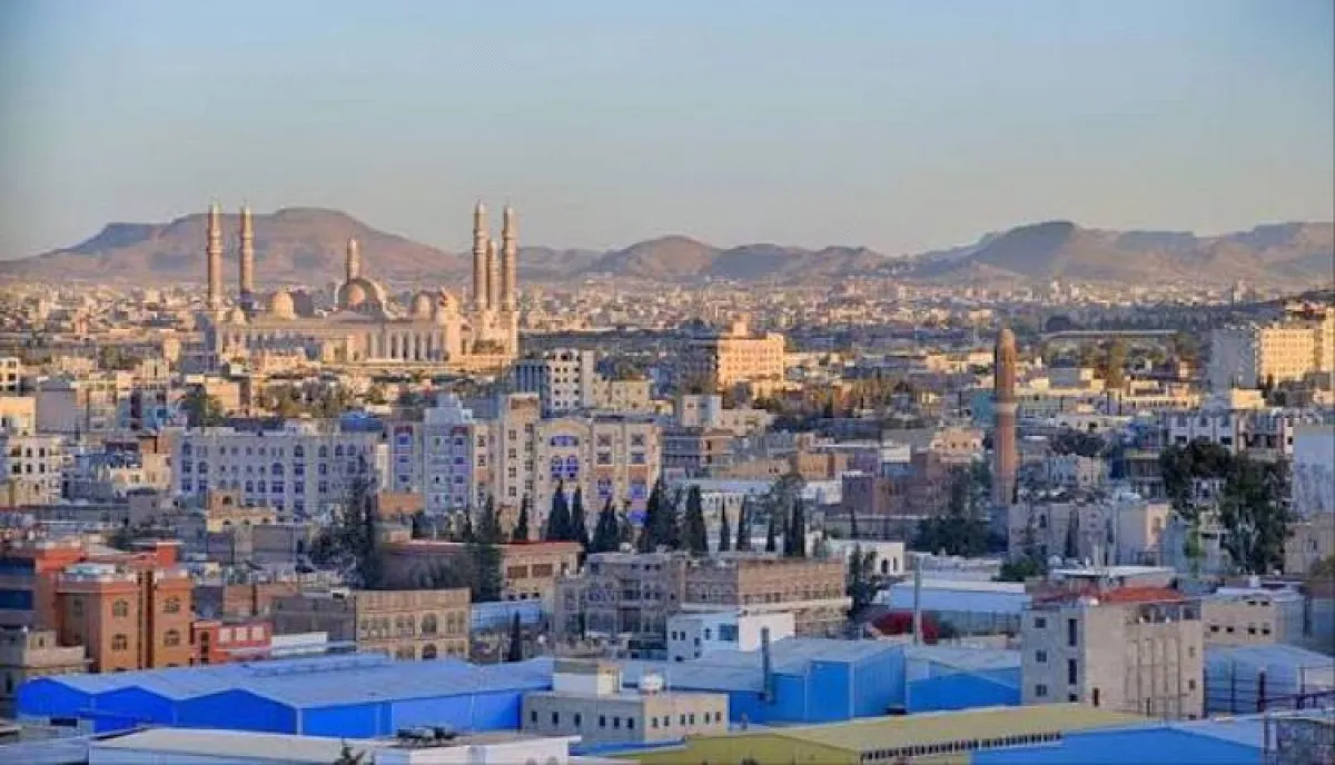 سلطة بلا رواتب.. سلطة بلا شرعية |  تربوية في صنعاء تفكك سردية (الإنجاز الاقتصادي) للحوثيين | أي اقتصاد هذا الذي يعجز عن دفع المرتبات؟