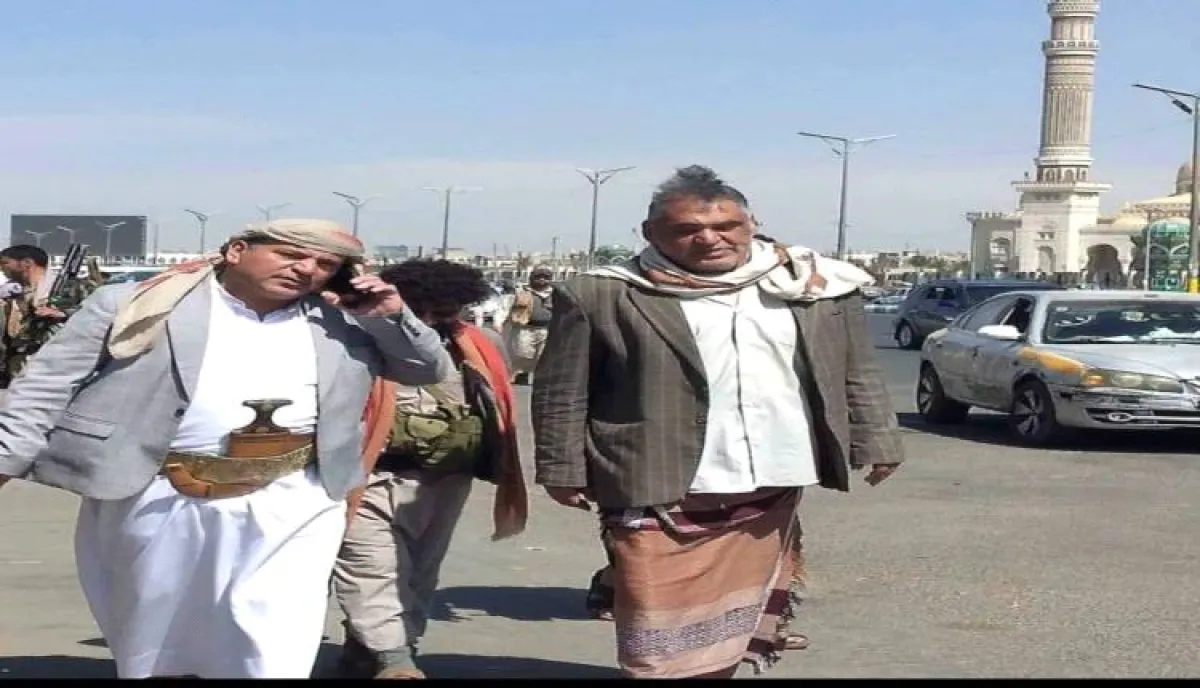 انفجار الخلافات البينية الحوثية.. قيادي قبلي في إب يتحدى نجل مؤسس الجماعة ويهدد بـ (نكف) للمنطقة الوسطى
