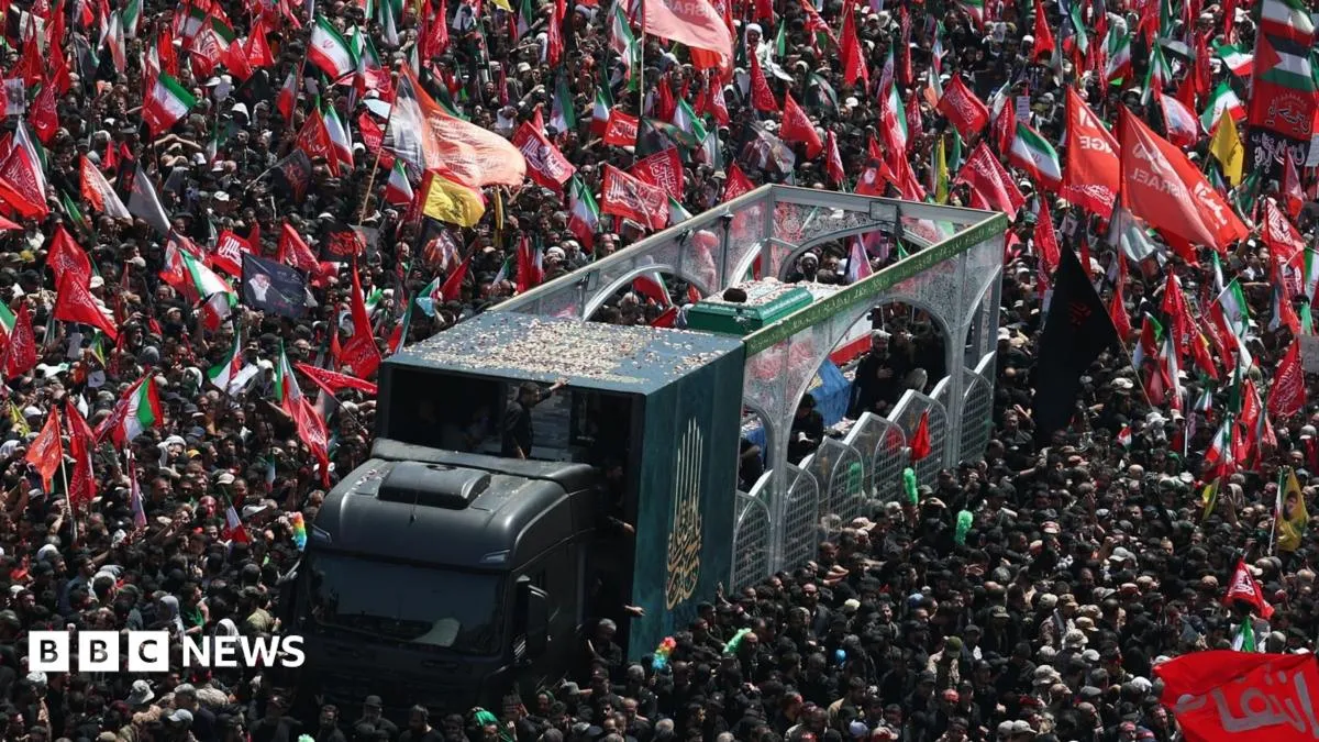 موكب جنازة المرشد الإيراني الأعلى علي خامنئي في طهران بحشود ضخمة