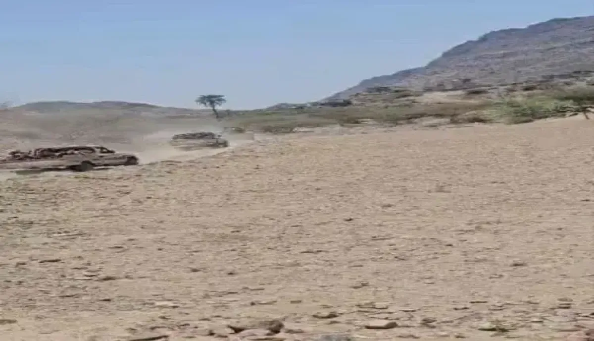 في الوازعية .. عملية خاطفة تسحق مواقع مخربين أحرقوا طقم عسكري واختطفوا 3 جنود لتحرير زعيمها