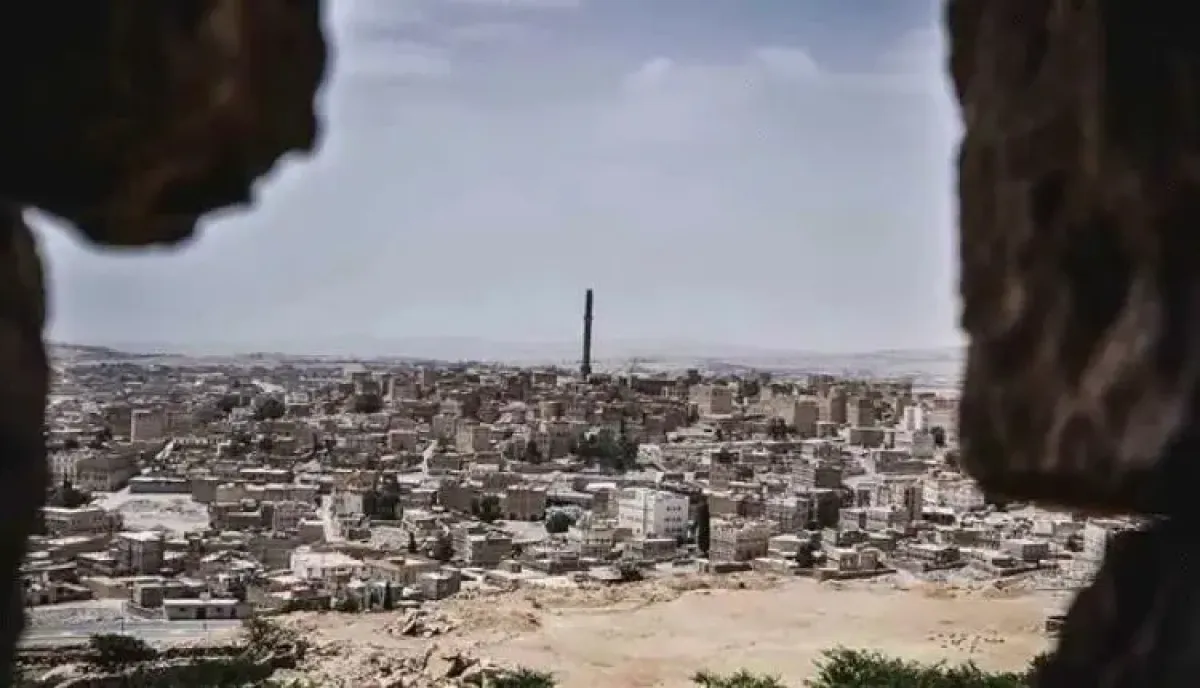 مع عودة سياسية تفجير المنازل | قبائل عمران تتحدى تهديدات الحوثيين .. تحرك لمنع تفجير منزل شيخ خمر