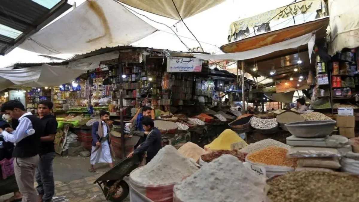 جرعة حوثية صامتة ترفع أسعار الأغذية بصنعاء والمحافظات .. والتجار يكشفون إتاوات جديدة بـ 5000 ريال