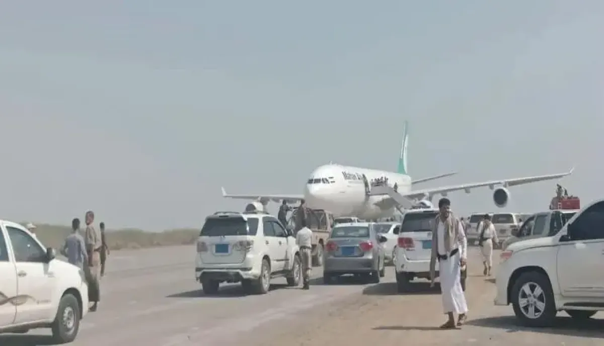 تحت غطاء (الرحلات الإنسانية).. خبراء إيرانيون يصلون الحديدة .. ومصادر يمنية تكشف المهام القادمة