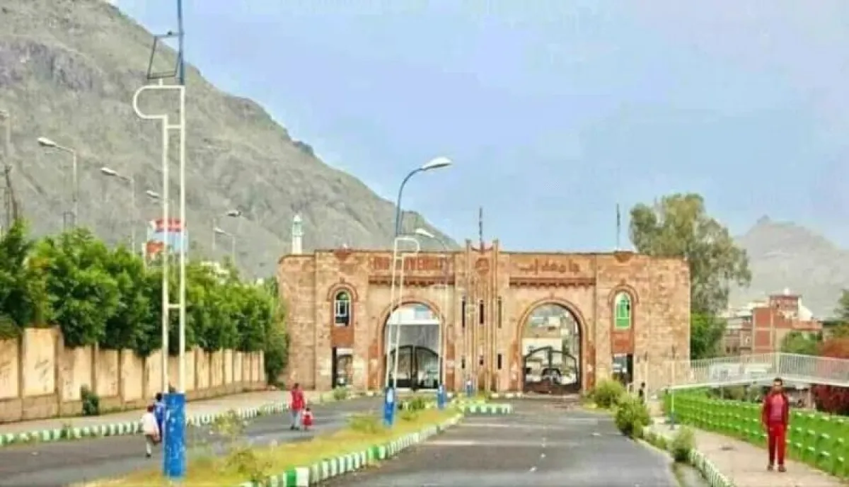 من جامعة إب .. قيادي حوثي ينهب الماجستير بتقدير ممتاز دون دخول قاعات الامتحانات