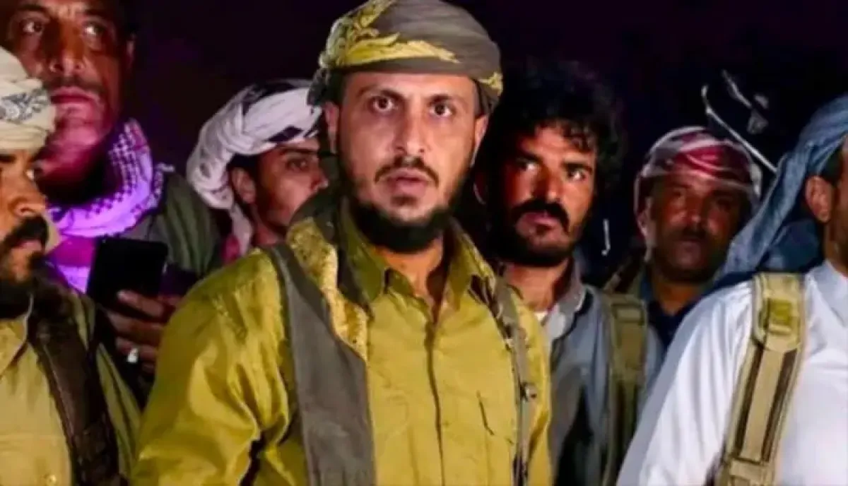 في كمين مسلح على طريق العبر .. اغتيال قائد بارز في قوات درع الوطن عقب عودته من من مطارح الجوف