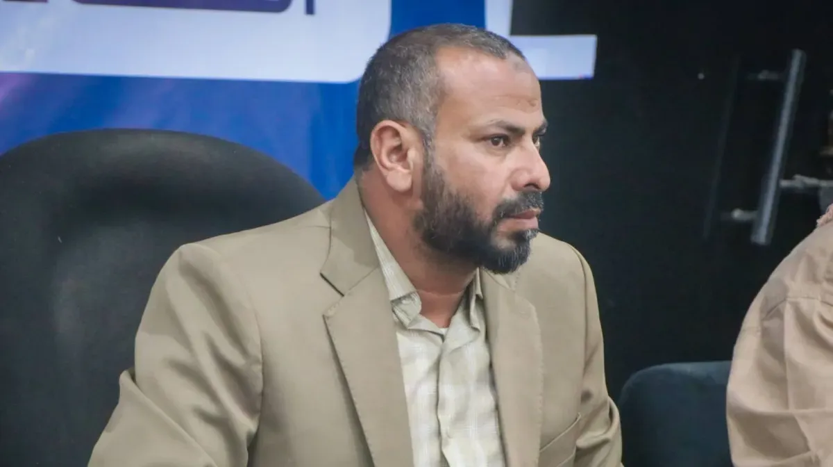 في الضالع.. المحافظ يوقف 10 مسؤولين ويُحيلهم إلى النيابة العامة