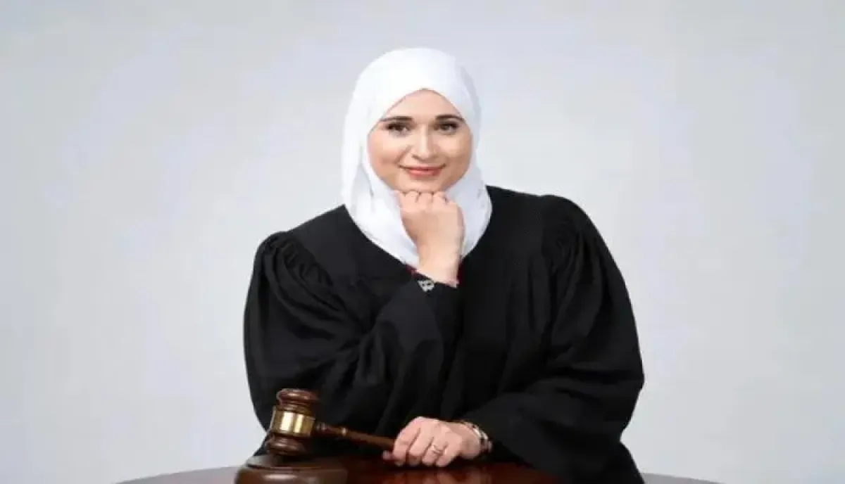 من الشعر  إلى منصة القضاء.. أسماء علي تكتب التاريخ كأول قاضية يمنية-أميركية في الولايات المتحدة