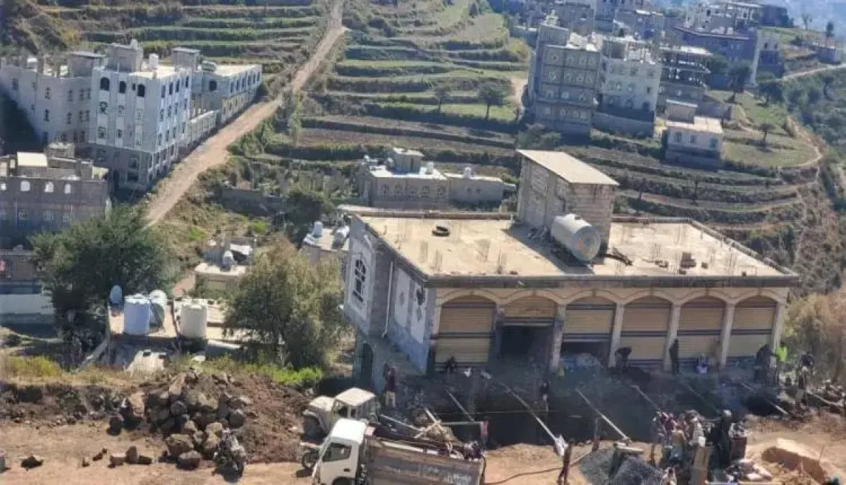 شرعنة النافذين لنهب عقارات الدولة.. كيف تحولت أملاك الأوقاف والمنشآت العامة في إب إلى (غنائم) حوثية؟