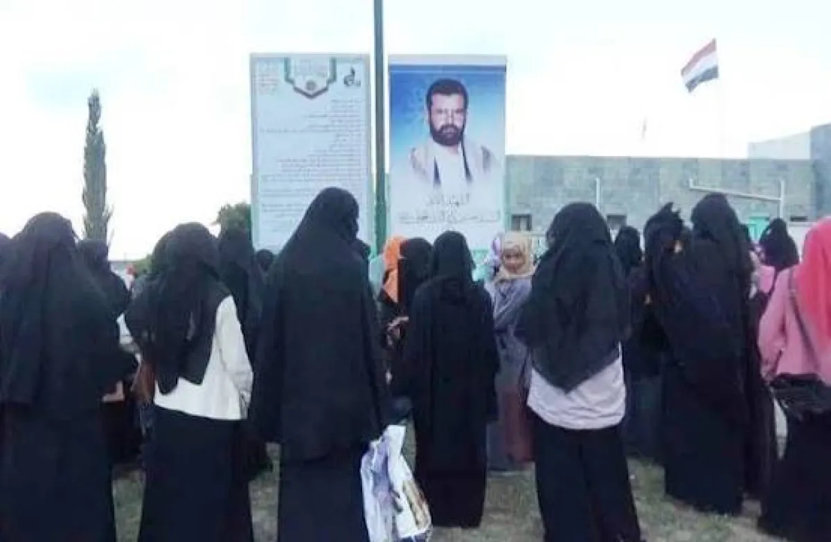 في اليمن.. فرض (الشادور الإيراني) على المدارس: أدلجة القاصرات ومساعي تجريف الهوية الوطنية بمناطق السيطرة الحوثية