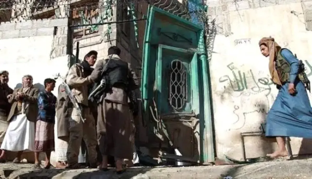 تقرير حقوقي صادم يكشف حصيلة الانتهاكات الحوثية في صنعاء: 105 قتلى  و3,219 خرقاً حقوقياً خلال عامين