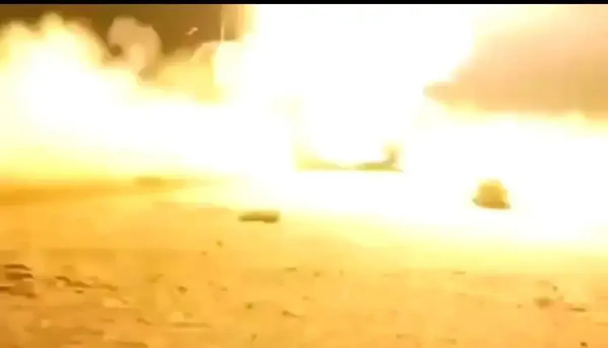 في مأرب .. القوات الحكومية تدمر مخازن أسلحة بالمحافظة والحوثي يرد باستهداف المدنية بصواريخ قتلت مدنيين