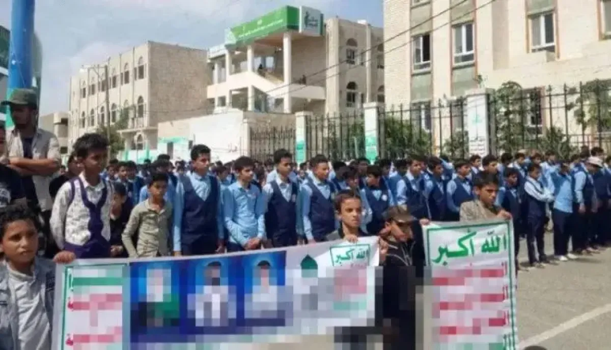مقاعد الدراسة تتحول إلى ثكنات: تجنيد حوثي كاسح لطلاب عمران ونقابة المعلمين تدق ناقوس الخطر
