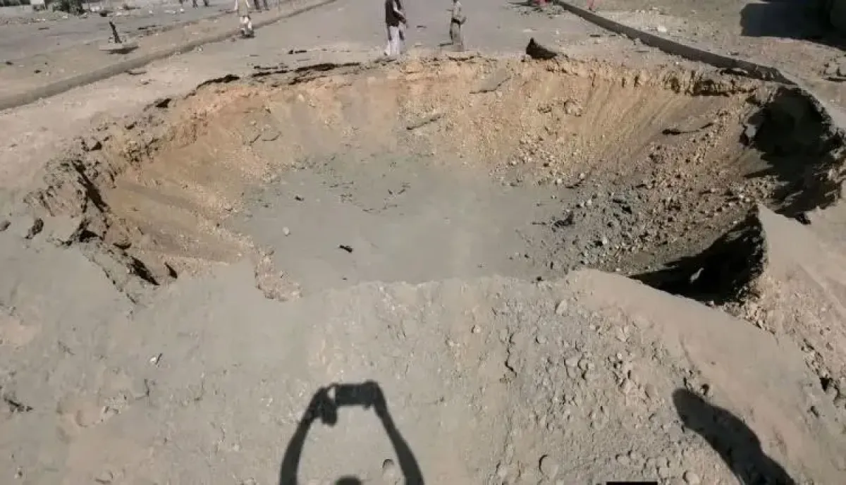تصعيد إرهابي جديد.. المليشيات الحوثية تقصف مأرب بالصواريخ والمسيرات والدفاعات الجوية تسقط إحداها