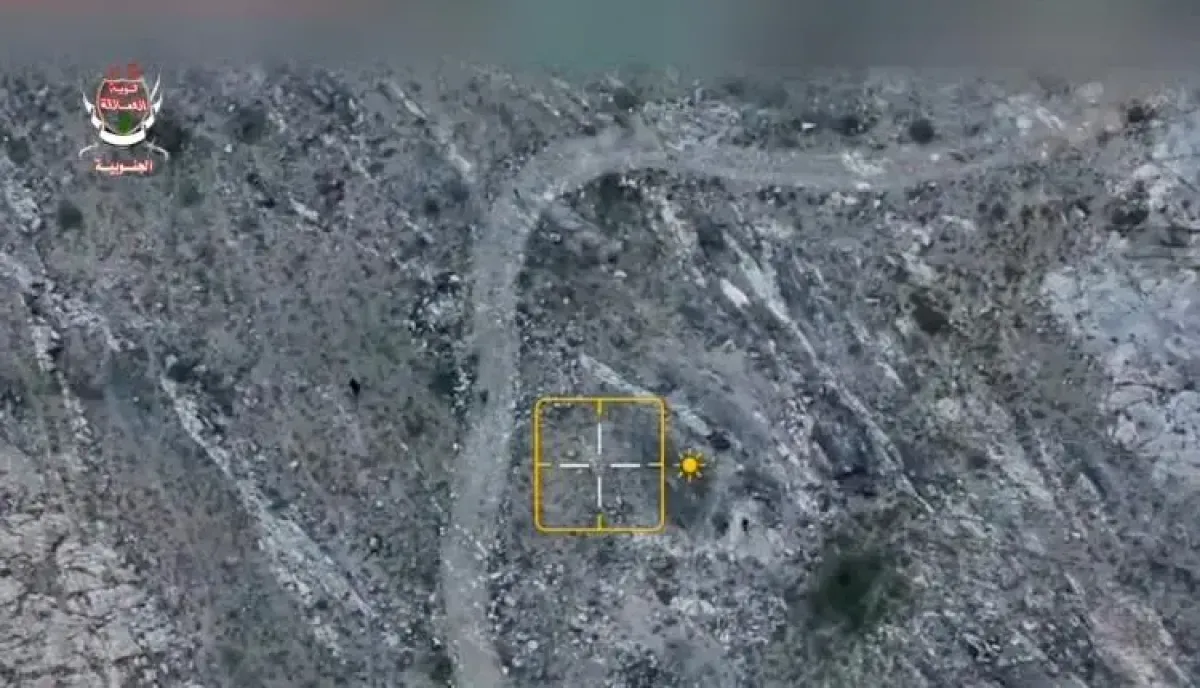 شاهد | العمالقة تنشر فيديو فرار جماعي للحوثيين من جبهة البيضاء بعد إصابتهم بحالة هلع وارتباك