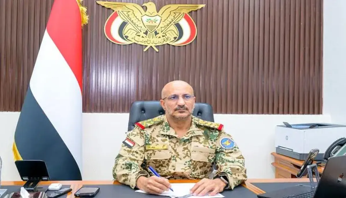 شاهد | اجتماع هام للحكومة برئاسة طارق صالح.. خطة طوارئ وتأمين إمدادات تعز والحديدة وتعزيز جبهة الساحل