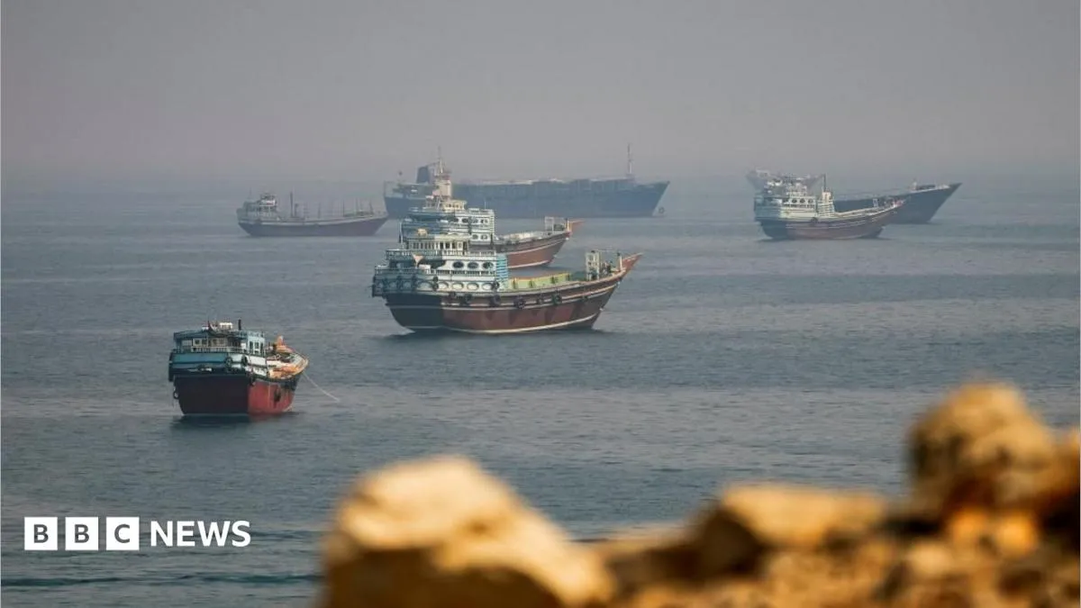 الولايات المتحدة تشن ضربات على إيران بعد "محاولات هجوم" في مضيق هرمز